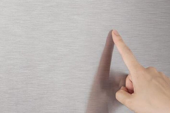 Stainless steel interior for freshness